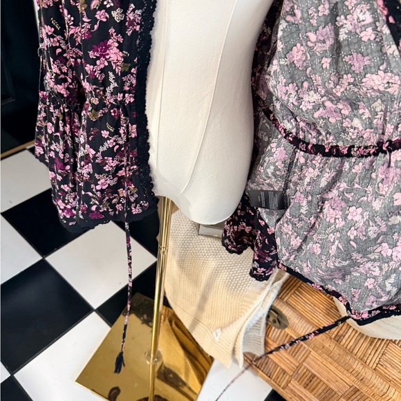 Idyllwind Black and Pink Floral kimono - Picture 3 of 5